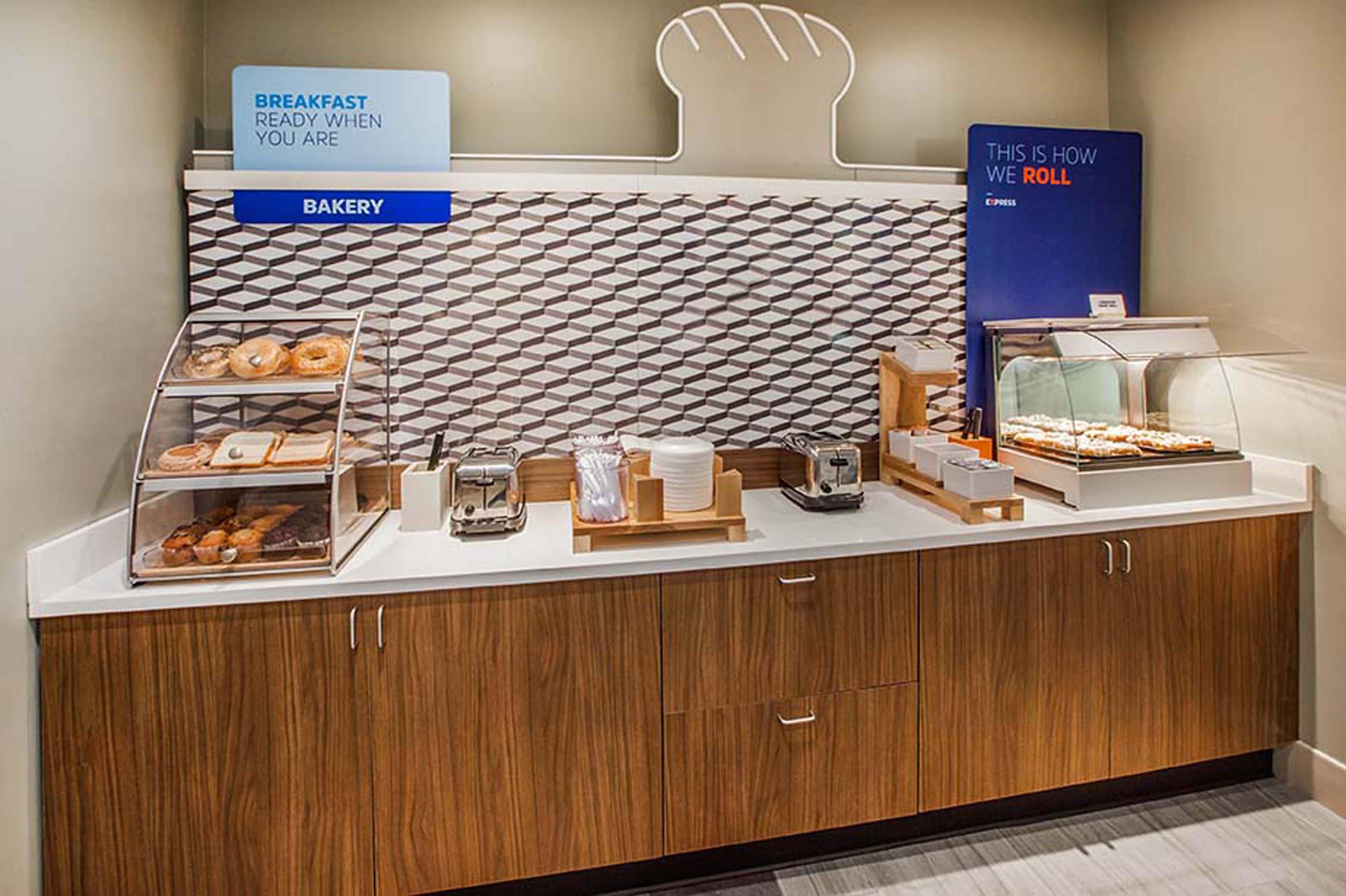 Holiday Inn Express & Suites - Fayetteville South By Ihg Esterno foto